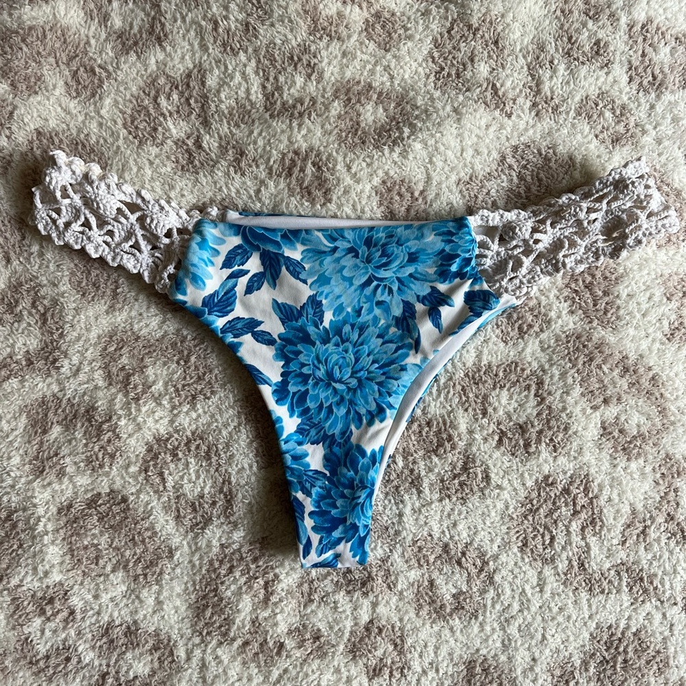 Frankie’s Bikini | Blue Dahlia | Tanner Bottom | Size Medium